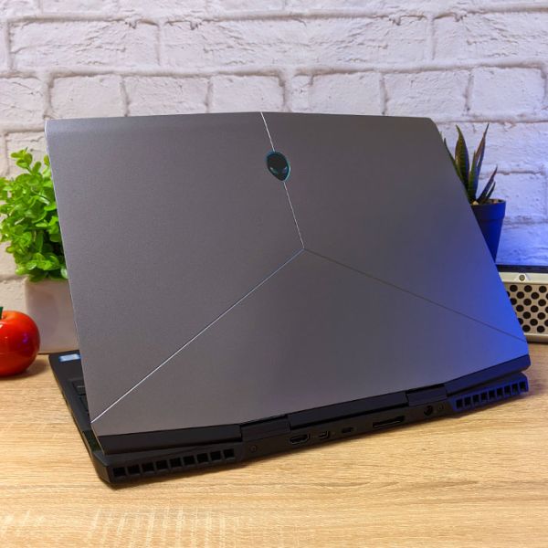 Крутой Мощный Игровой Ноутбук ALIENWARE M15 p79f 15.6" IPS i7 9750H GTX 1660Ti 6GB 16GB +SSD+новая батарея