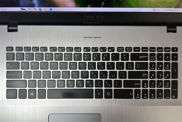 Мощный Игровой ноутбук Asus VivoBook 17 N705U 17.3" i7 8550U GTX 1050 16GB +SSD