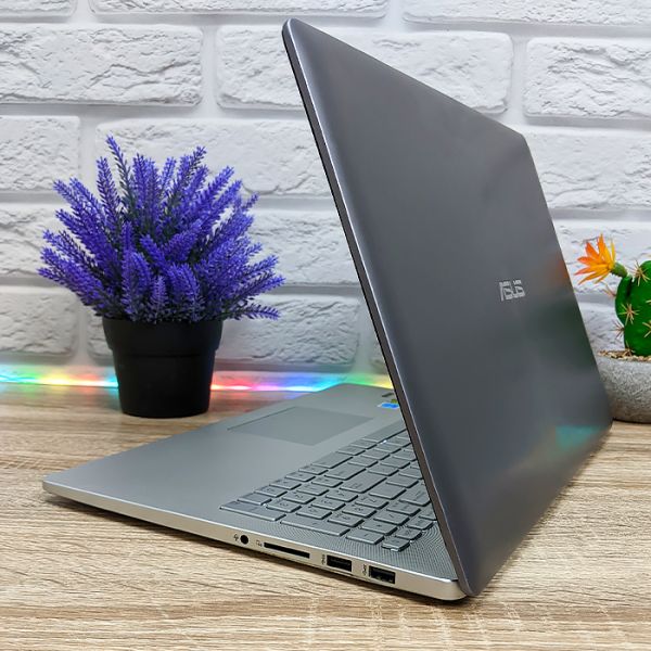 БУ Ноутбук Asus Zenbook UX501V 15.6'' Touch 4K IPS i7 6700HQ GTX 960M 2GB 8GB 256GB SSD