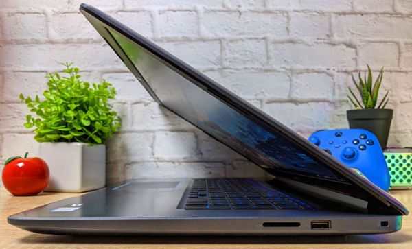Потужний ноутбук DELL Inspiron G3 P35E 17.3" i5 8300H GTX 1050 4GB 16GB + 1TB HDD+256GB SSD