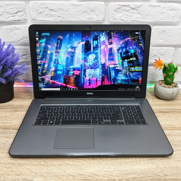 БУ Ноутбук Dell Inspirion 17 P32E 17.3'' FHD IPS i7 7500U Radeon R7 M440 8GB 240GB SSD