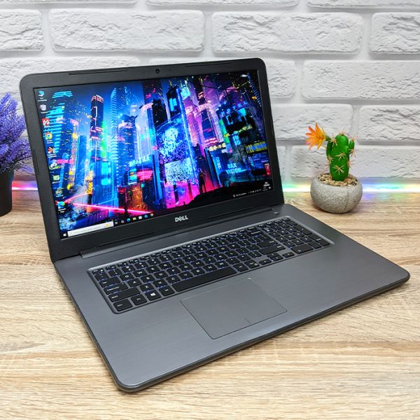 БУ Ноутбук Dell Inspirion 17 P32E 17.3'' FHD IPS i7 7500U Radeon R7 M440 8GB 240GB SSD