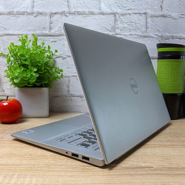 Dell Inspiron 7490 - Потужний і Компактний Ноутбук з Windows 11 і Гарантією (14'' i7 10510U 16GB 256GB SSD)