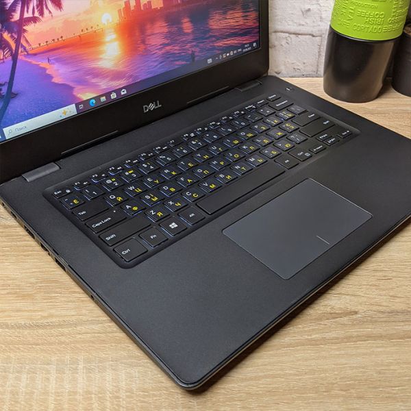 Мощный ноутбук DELL Latitude 3490 14" i7 8550U Radeon R7 M460 8GB RAM 256GB SSD