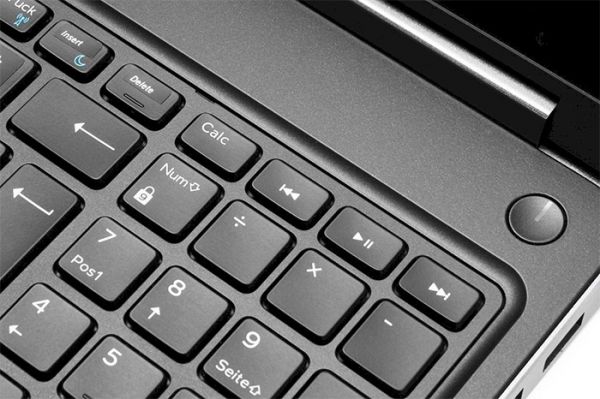 БУ Ноутбук Dell Precision 7510 15.6" FHD IPS i7 6820HQ Quadro M1000M 16GB 256GB SSD