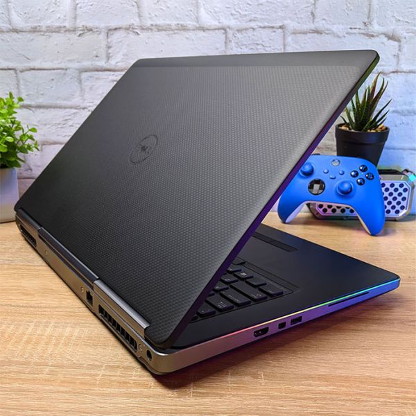БУ Ноутбук Dell Precision 7710/7720 17.3" FHD IPS i7 6820HQ Quadro M4000M 16GB 256GB SSD