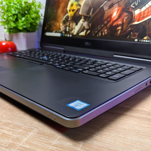 БУ Ноутбук Dell Precision 7710/7720 17.3" FHD IPS i7 6820HQ Quadro M4000M 16GB 256GB SSD