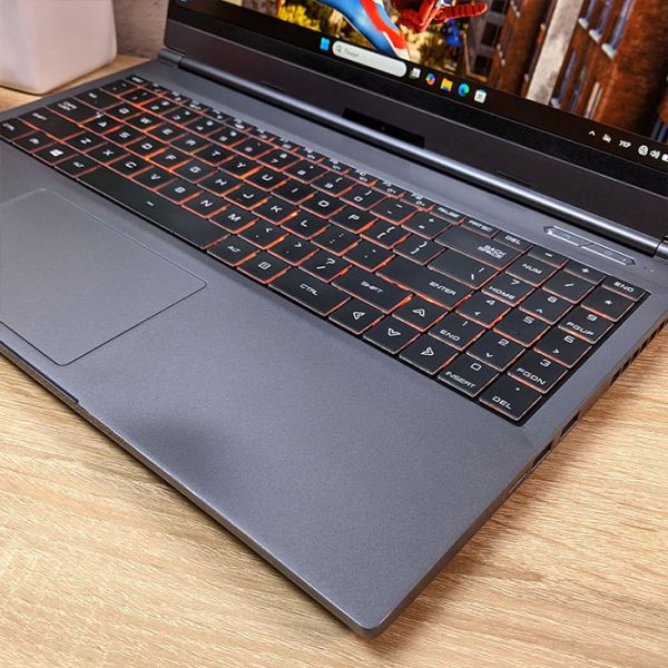 Крутой Мощный Игровой ноутбук Eluktronics max-15 15.6" 240Hz i7 10875H RTX 2070Super 8GB 16GB 512GB SSD