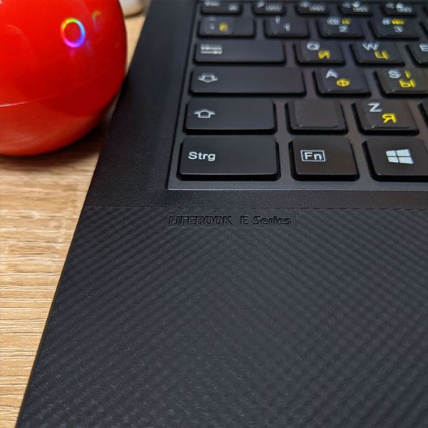 БУ Ноутбук Fujitsu LIFEBOOK E548 14" FHD IPS i5 7200U 8GB RAM 128GB SSD