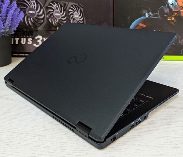 БУ Ноутбук Fujitsu LIFEBOOK U729 12.5" FHD IPS i5-8265U 8GB RAM 240GB SSD