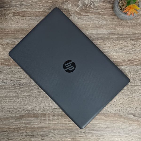 БУ Ноутбук HP 250 G7 15.6'' FHD TN i7 1065G7 Iris Plus 16GB 256GB SSD