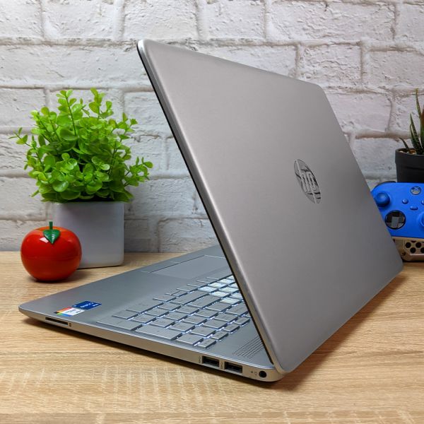 HP Laptop 15t-dw300 / 3045 /3035 - Ігровий Ноутбук з Windows 11 і Гарантією (15.6'' Touch i5 1135G7 16GB 256GB SSD)