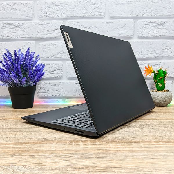 БУ ноутбук Lenovo IdeaPad 3 15ADA05 15.6'' FHD IPS AMD 3020E Radeon RX Vega 8GB 256GB SSD
