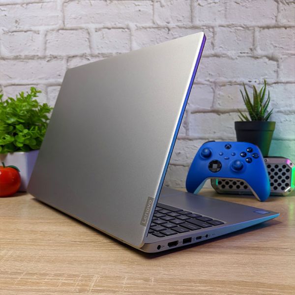 БУ Ноутбук Lenovo Ideapad 330S 15.6" IPS HD Ready i7 8550U 8GB +256GB SSD