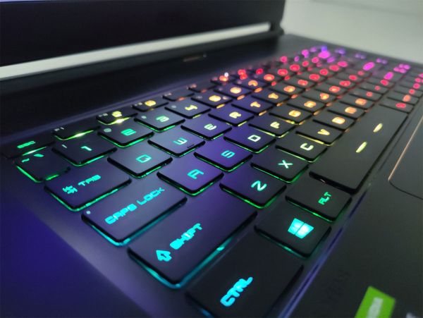 Крутой Мощный Игровой ноутбук MSI GS65 Stealth 9SD 15.6" IPS 144Hz i7 9750H GTX 1660Ti 16GB +SSD