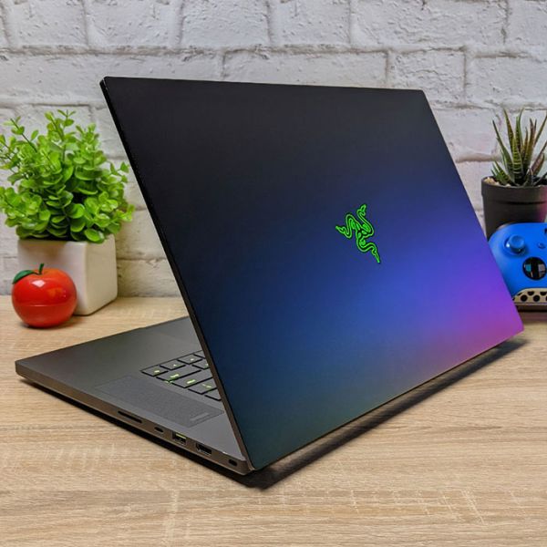 Тонкий Ігровий Ноутбук Blade Razer RZ09-0287 17.3" 144Гц i7 9750H RTX 2060 6GB 16GB +SSD