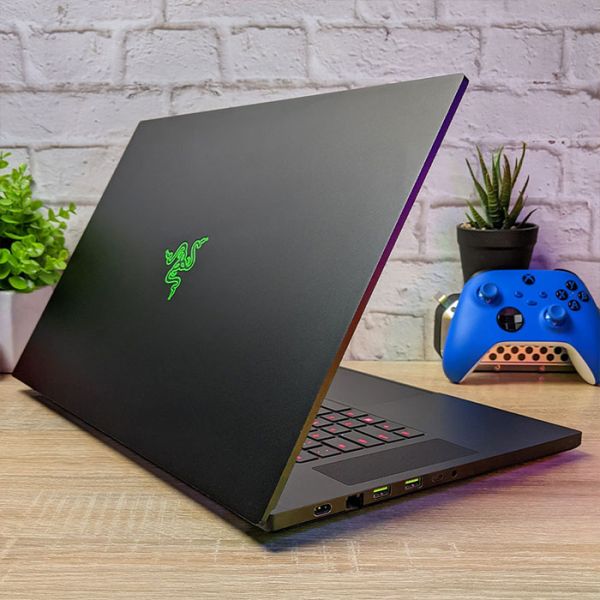 Тонкий Ігровий Ноутбук Blade Razer RZ09-0287 17.3" 144Гц i7 9750H RTX 2060 6GB 16GB +SSD