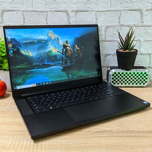 Тонкий Игровой Ноутбук Blade Razer RZ09-0270 15.6" IPS i7 8750H GTX 1060 Max-Q 6GB 16GB +SSD