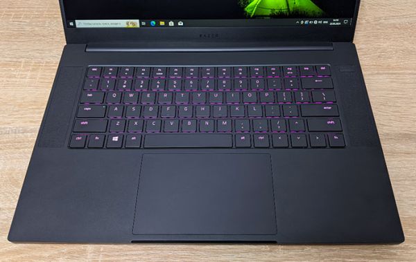 Тонкий Игровой Ноутбук Blade Razer RZ09-0270 15.6" IPS i7 8750H GTX 1060 Max-Q 6GB 16GB +SSD